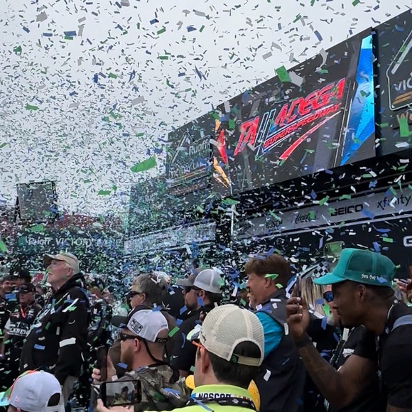 Meet your Posher, Sonya - Picture 2 of 6